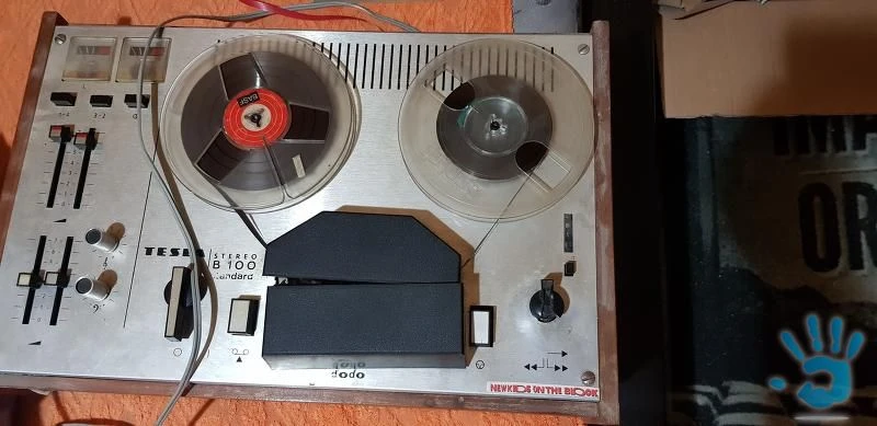 Tesla B100 Tape Recorder